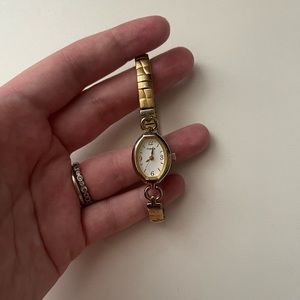 Gold stretchy watch